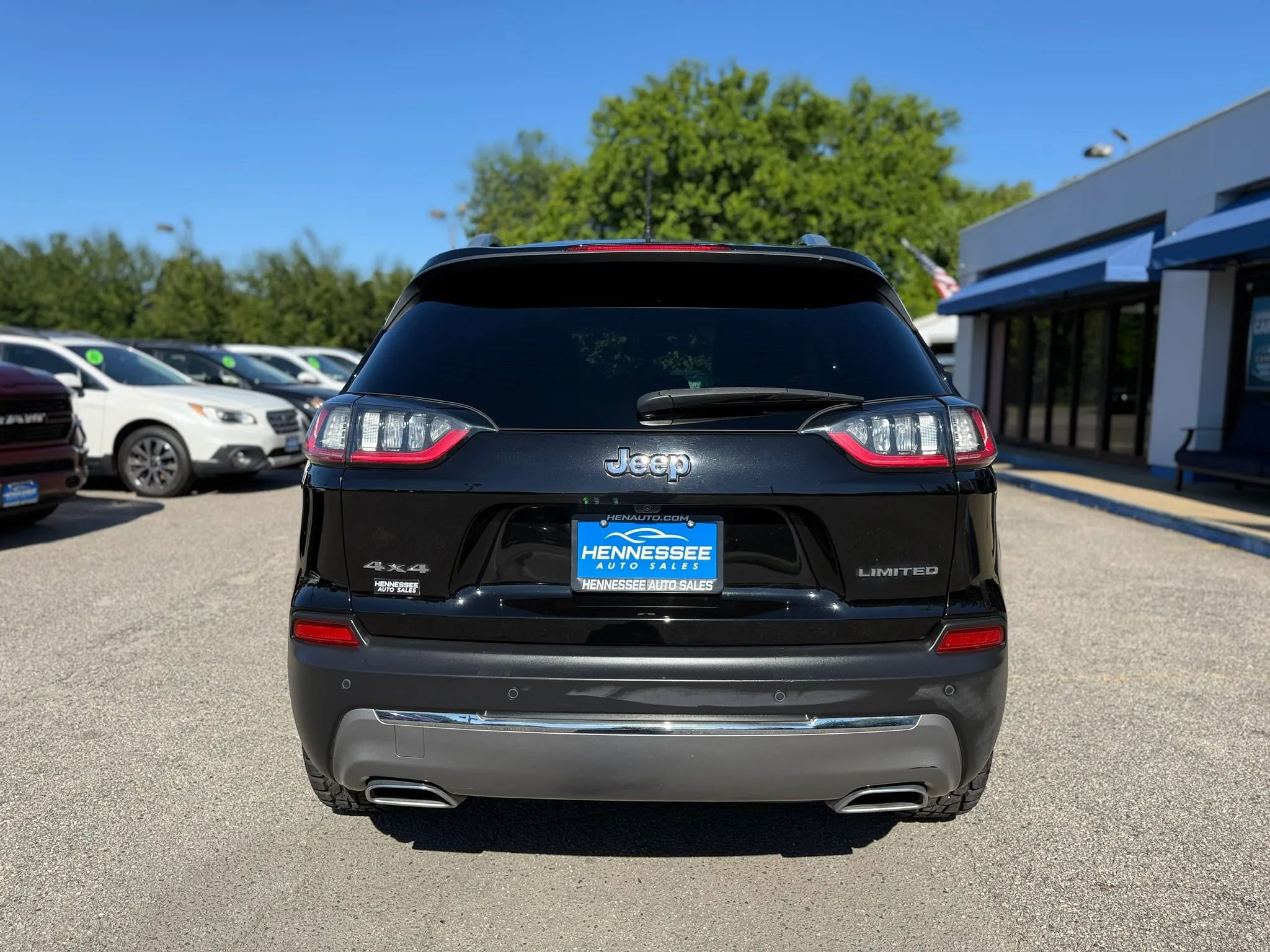 Used 2021 Jeep Cherokee Limited w/ Elite Package AWD/4WD image 3