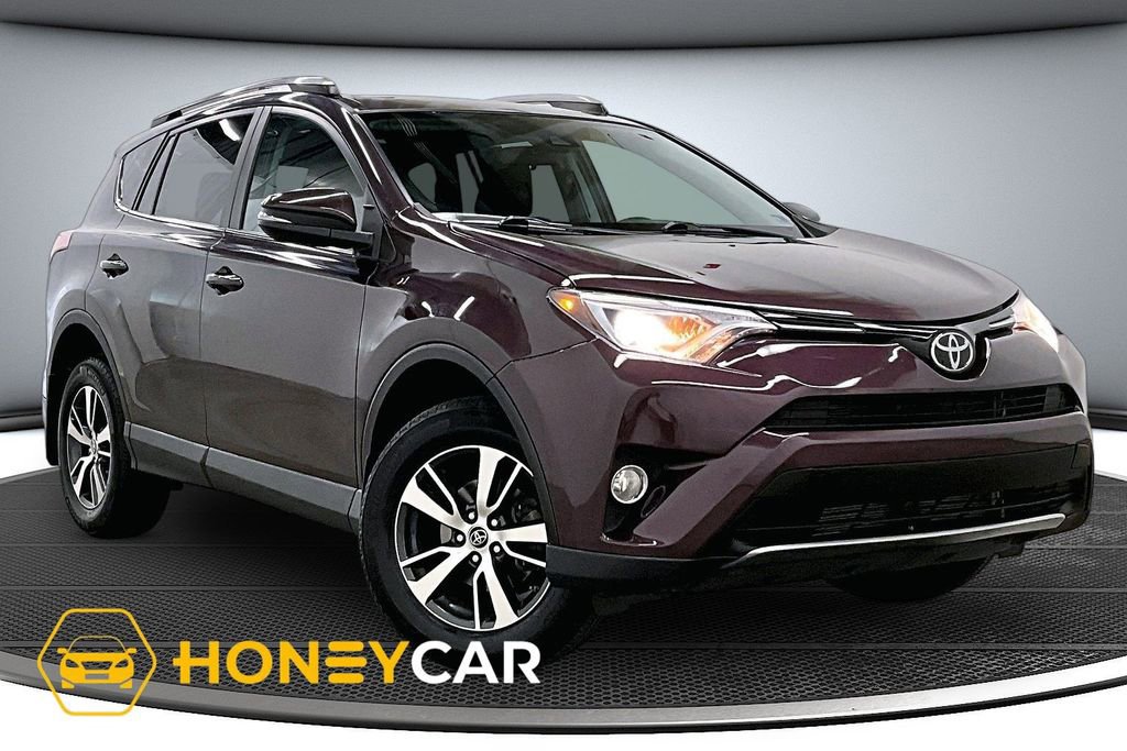 Used 2018 Toyota RAV4 XLE AWD/4WD image 1