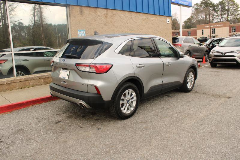 Used 2021 Ford Escape SE image 4