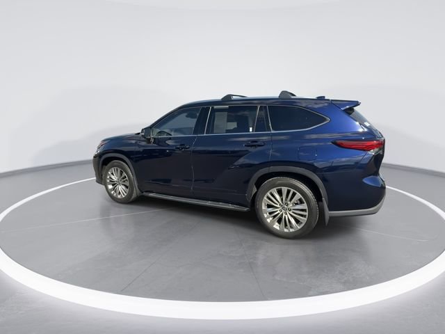 Used 2023 Toyota Highlander Platinum AWD/4WD image 6