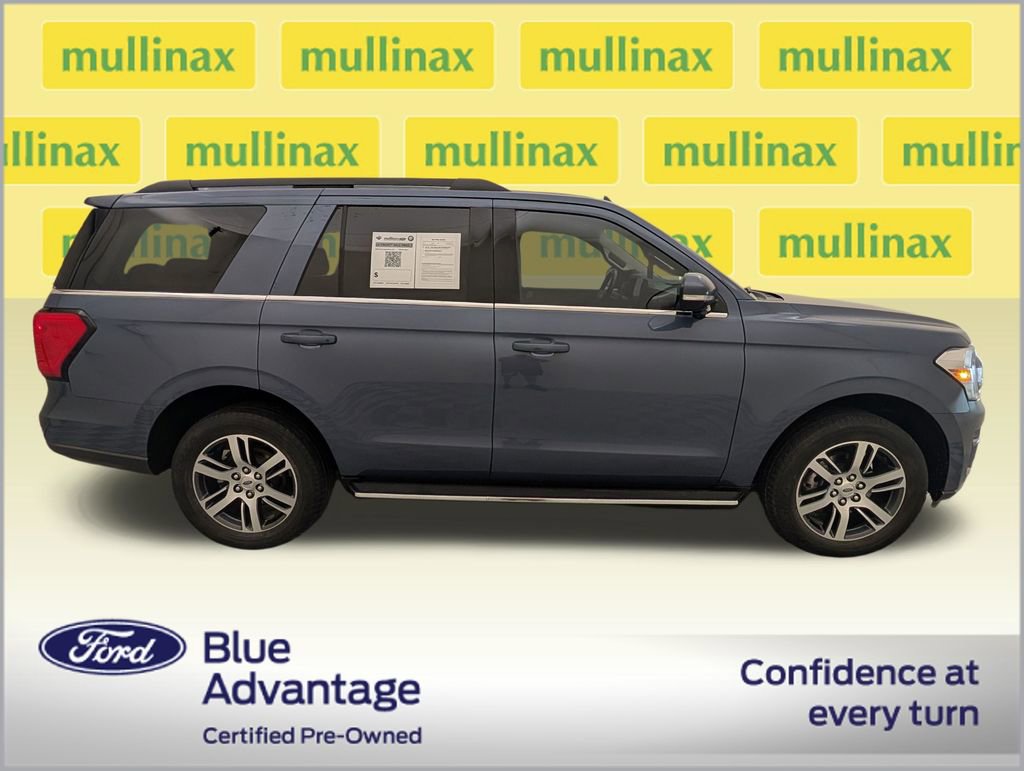Used 2023 Ford Expedition XLT image 2