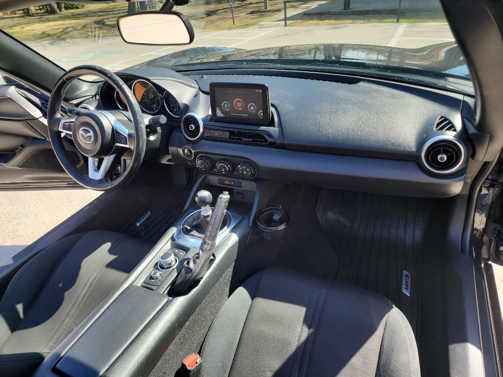 Used 2019 MAZDA MX-5 Miata Sport image 26