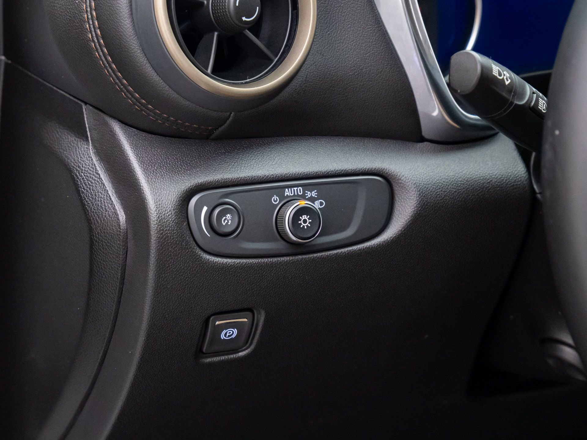 Used 2024 Chevrolet Blazer Premier w/ Driver Confidence II Package image 22