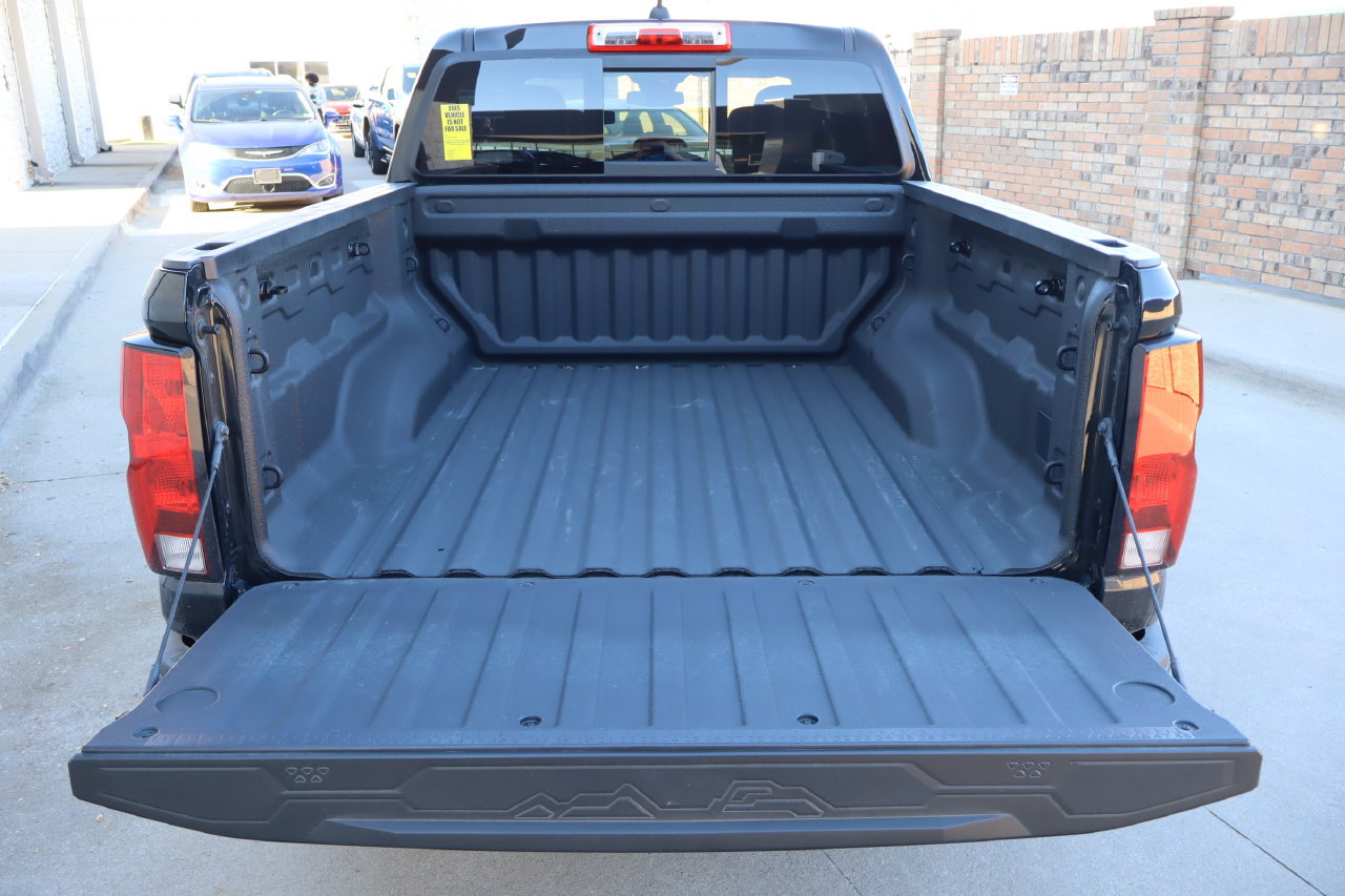 Used 2025 Chevrolet Colorado W/T w/ WT Custom Package RWD image 27