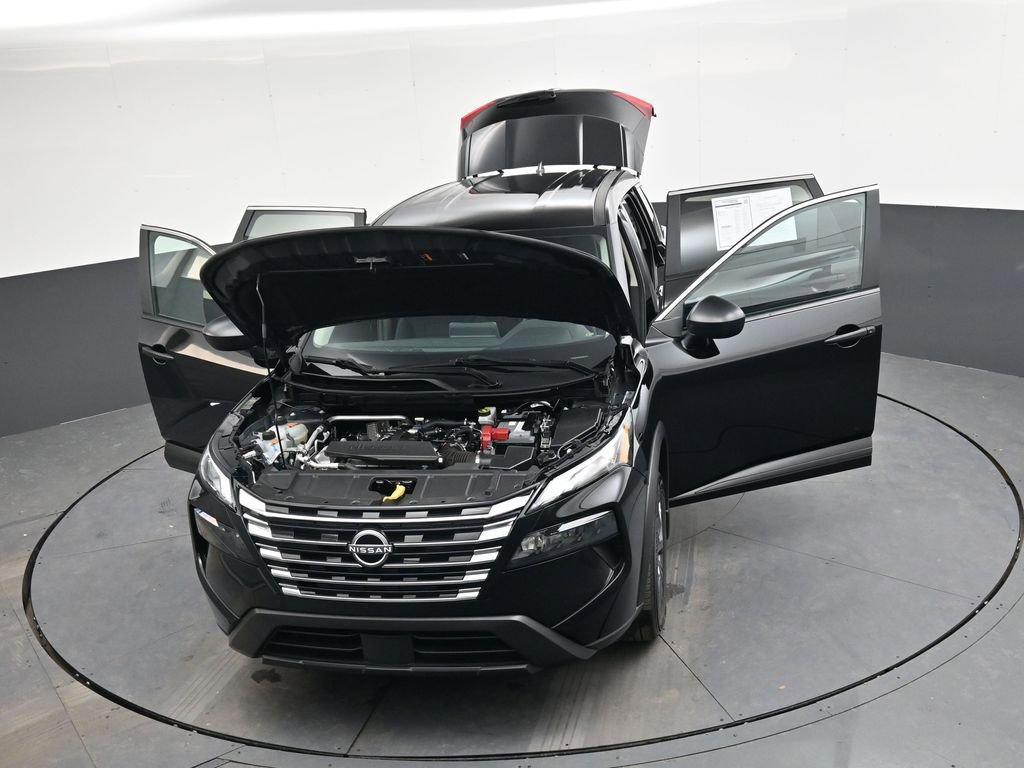 Used 2024 Nissan Rogue S image 43