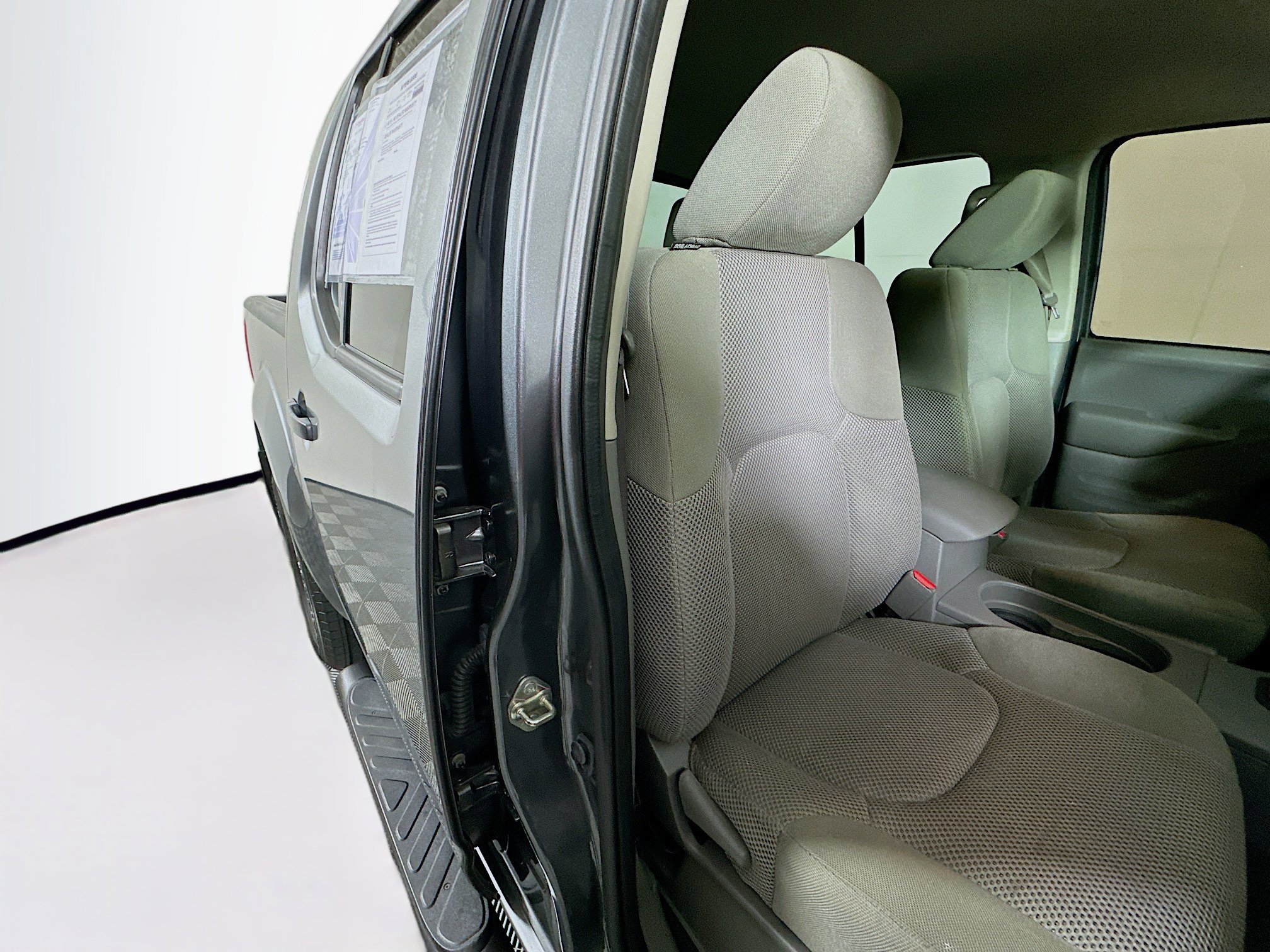 Used 2020 Nissan Frontier SV w/ Midnight Edition Floor Mats image 27