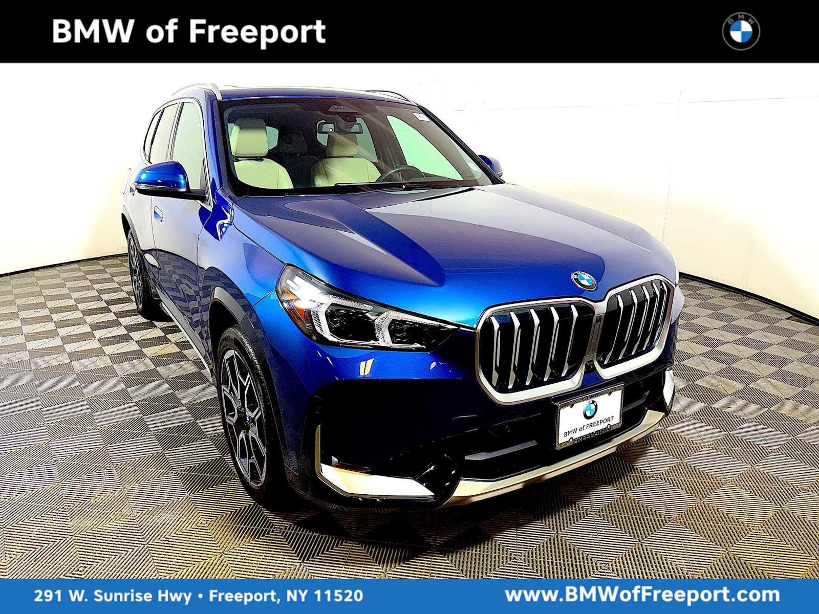 Used 2025 BMW X1 xDrive28i w/ Premium Package image 1