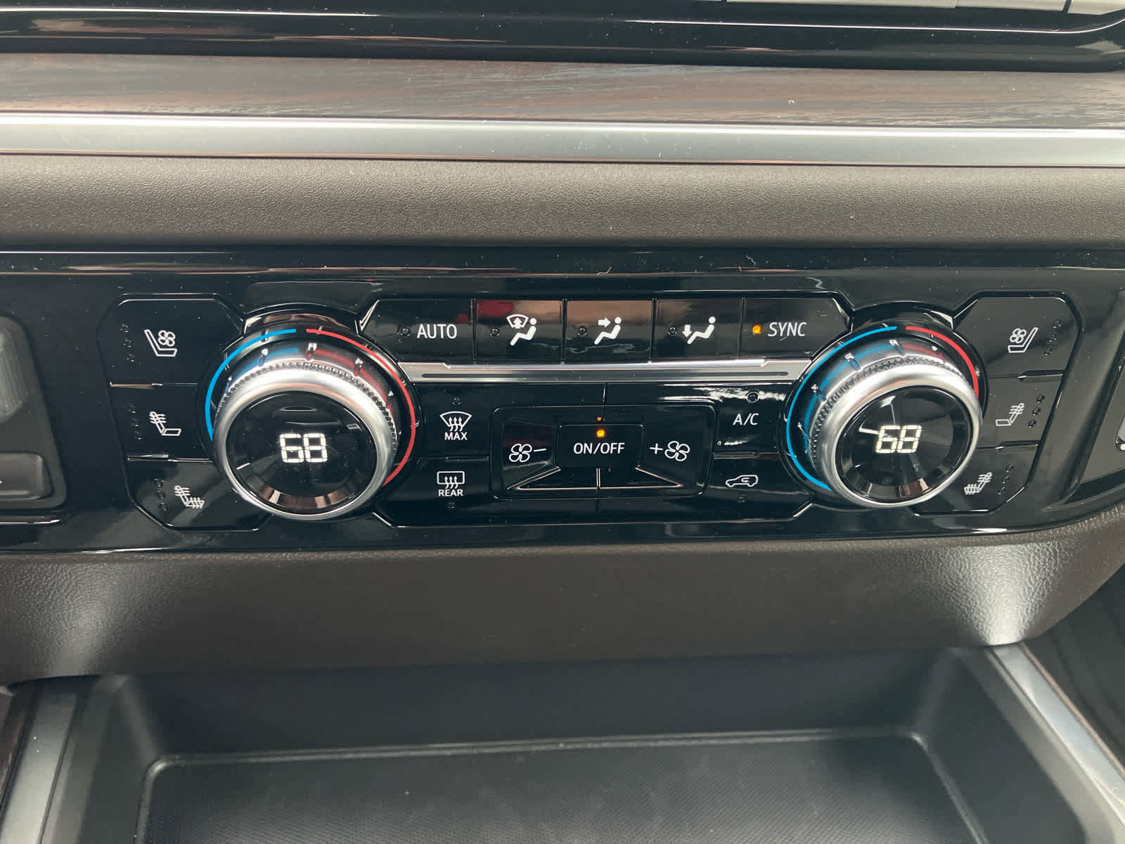 New 2026 GMC Sierra 1500 SLT w/ SLT Premium Plus Package image 33