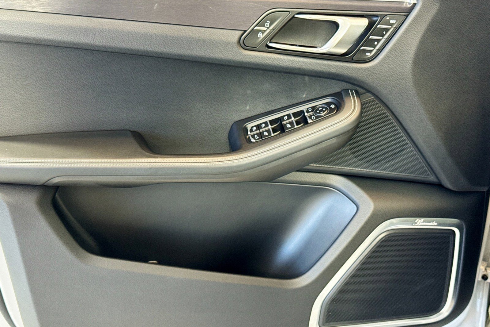 Used 2023 Porsche Macan GTS image 17