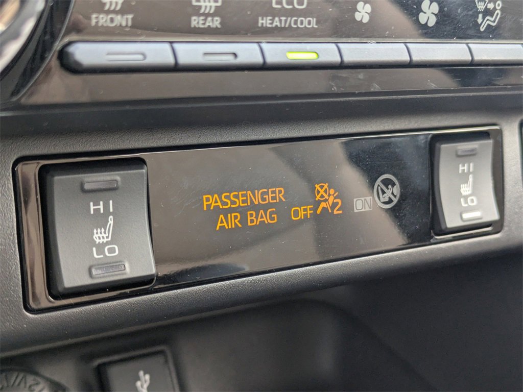 Used 2022 Toyota RAV4 XLE image 26