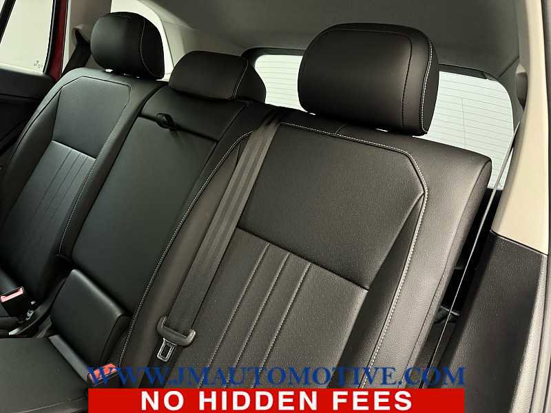 Used 2022 Volkswagen Tiguan SE image 15