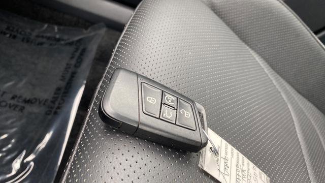 Used 2024 Volkswagen Jetta SEL FWD image 21