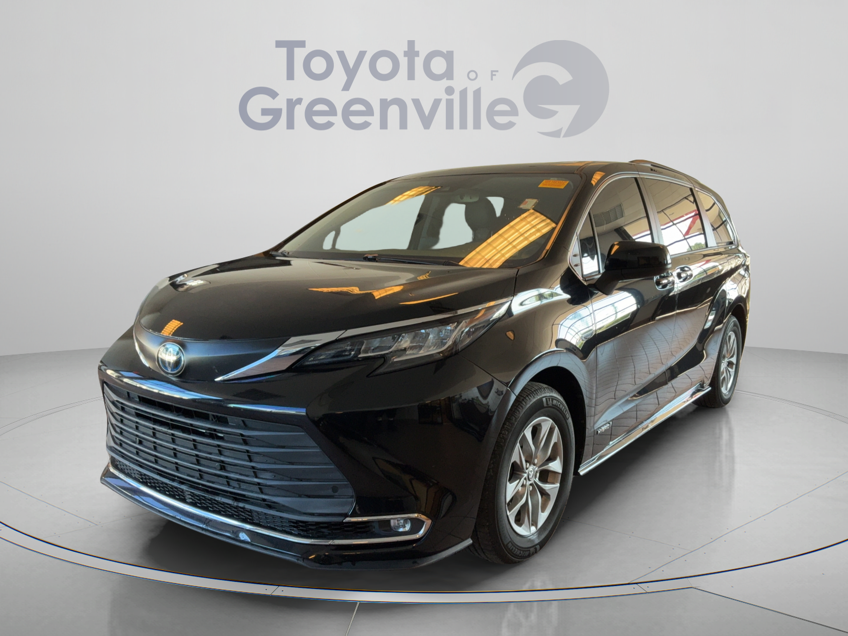 Used 2021 Toyota Sienna XLE