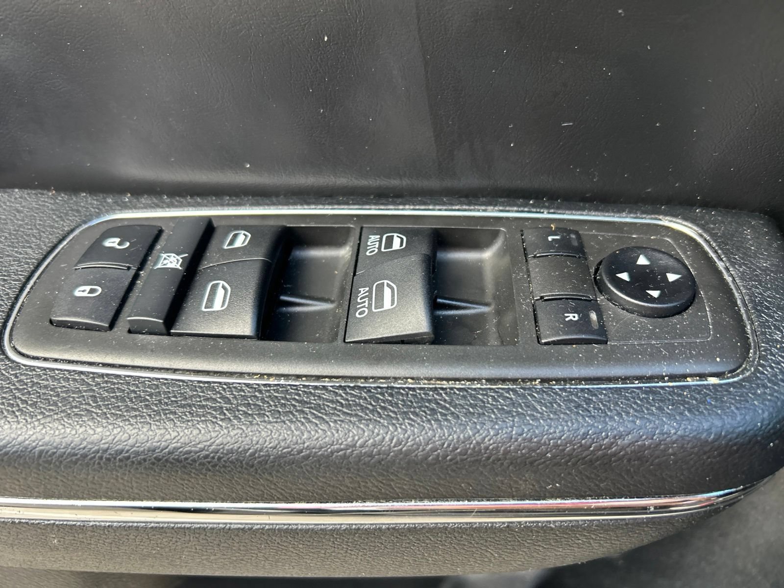 Used 2014 Dodge Charger SXT RWD image 24