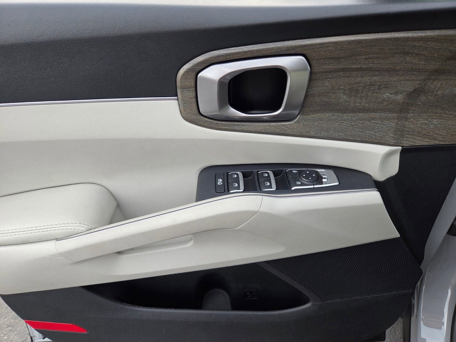 Used 2023 Kia Sorento EX w/ Panoramic Sunroof Package image 19