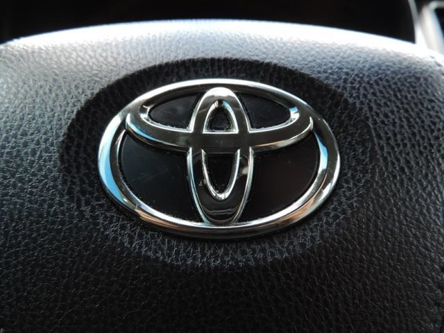 Used 2019 Toyota Highlander Plus FWD image 30