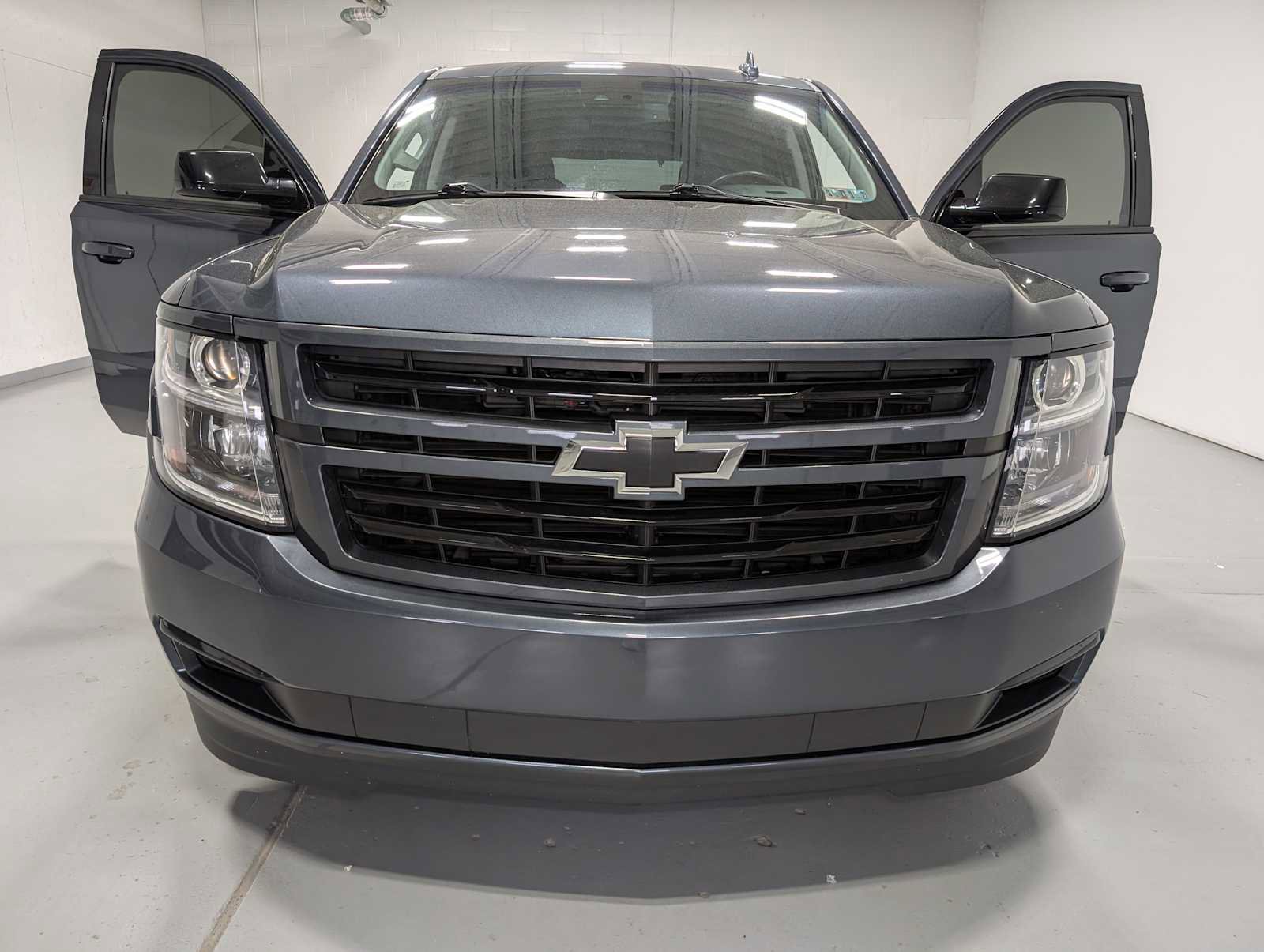 Used 2019 Chevrolet Tahoe LT w/ RST Edition AWD/4WD image 15
