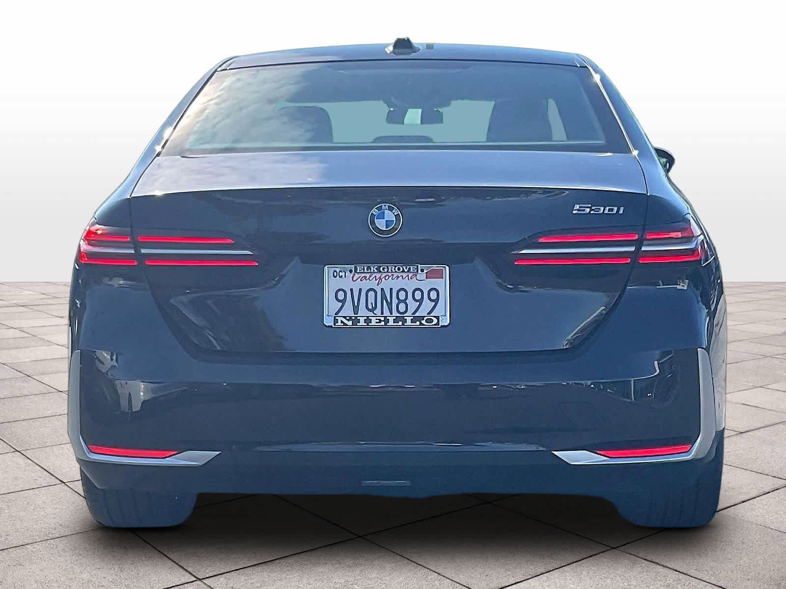 Used 2026 BMW 530i w/ Premium Package image 6