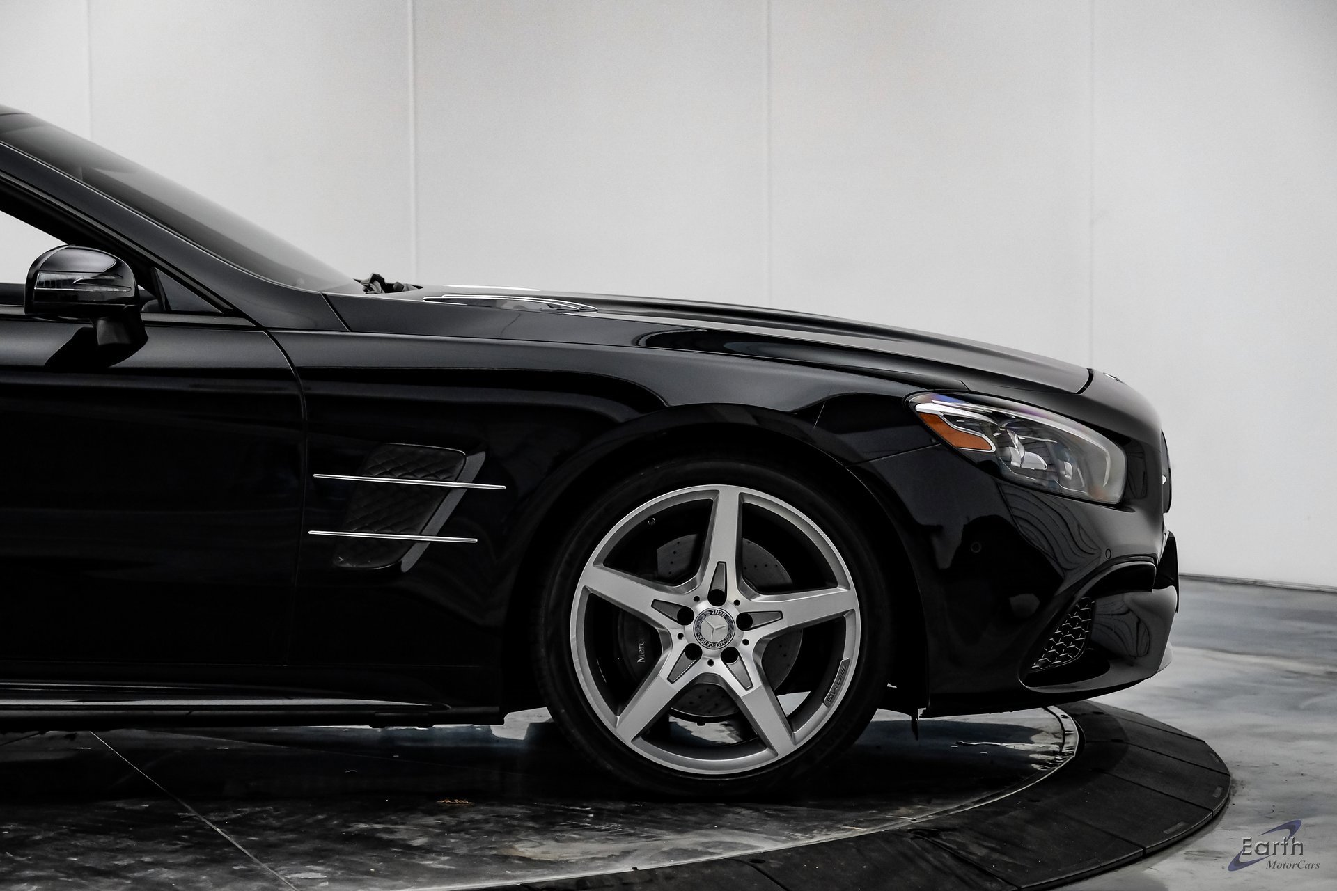 Used 2017 Mercedes-Benz SL 550 image 23