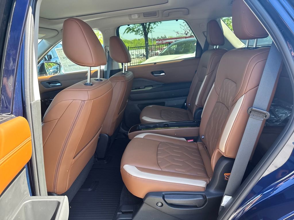 New 2026 Nissan Pathfinder Platinum AWD/4WD image 26