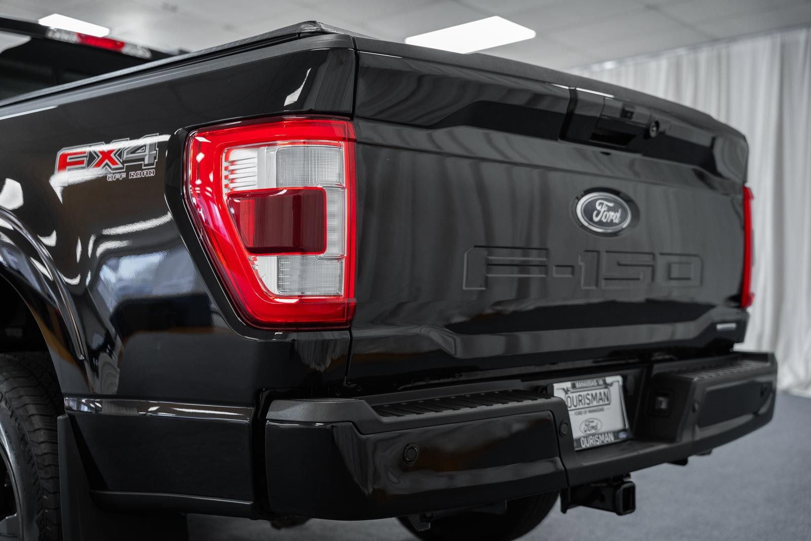 Used 2023 Ford F150 Lariat w/ Equipment Group 502A High image 6