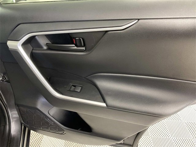 Used 2021 Toyota RAV4 LE image 24