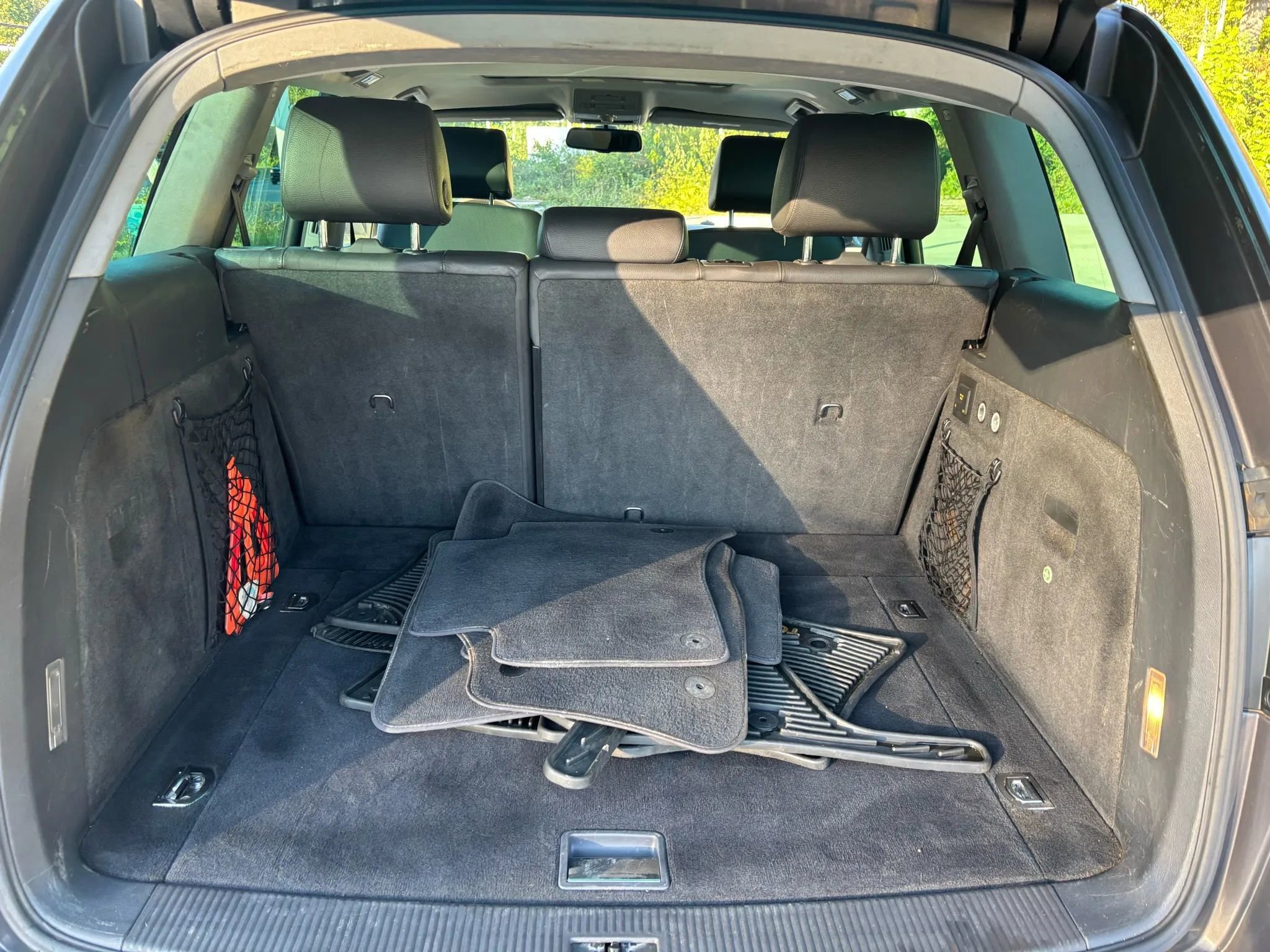 Used 2009 Volkswagen Touareg VR6 image 14