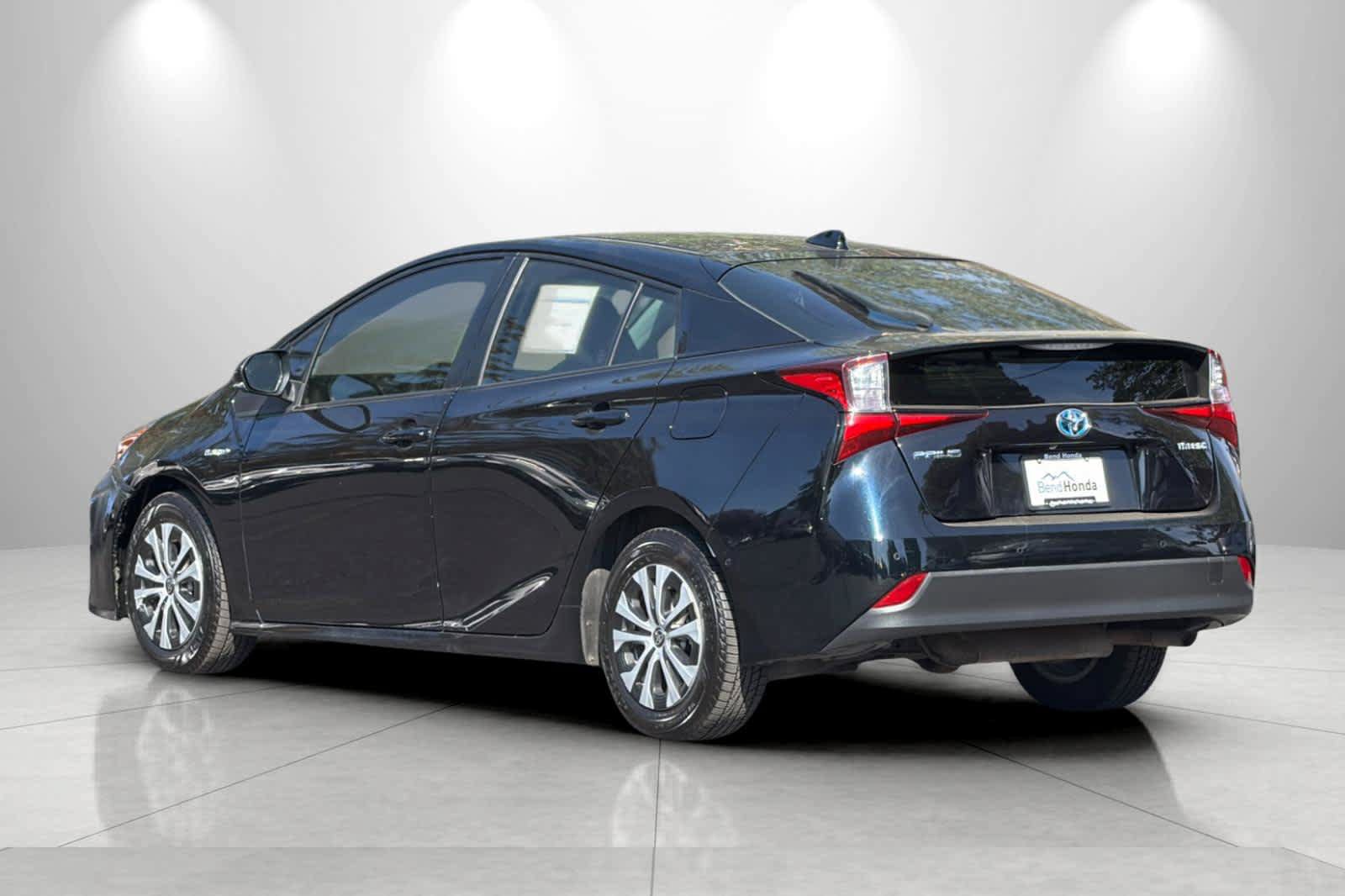Used 2021 Toyota Prius LE AWD/4WD image 6