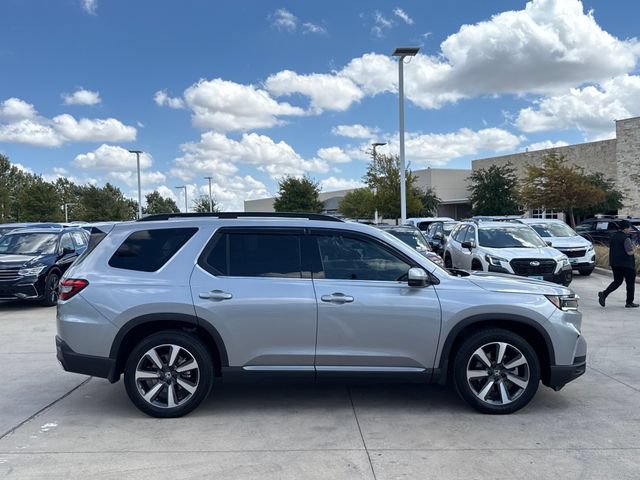Used 2025 Honda Pilot Touring image 6