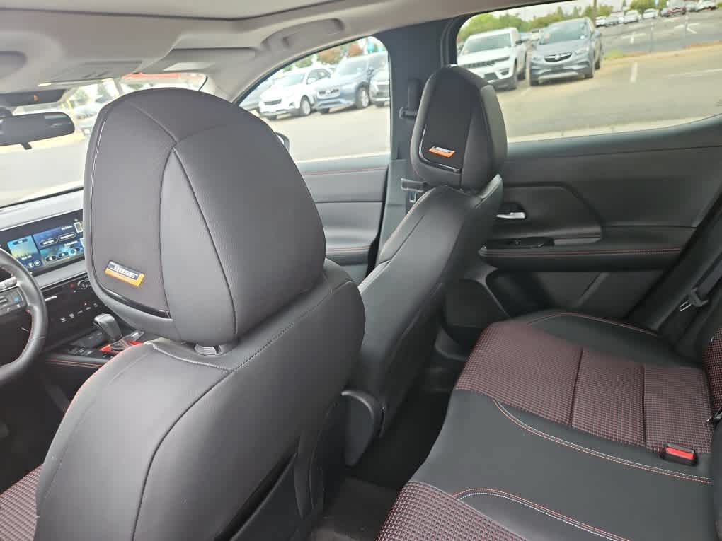 Used 2025 Nissan Kicks SR w/ SR Premium Package AWD/4WD image 11