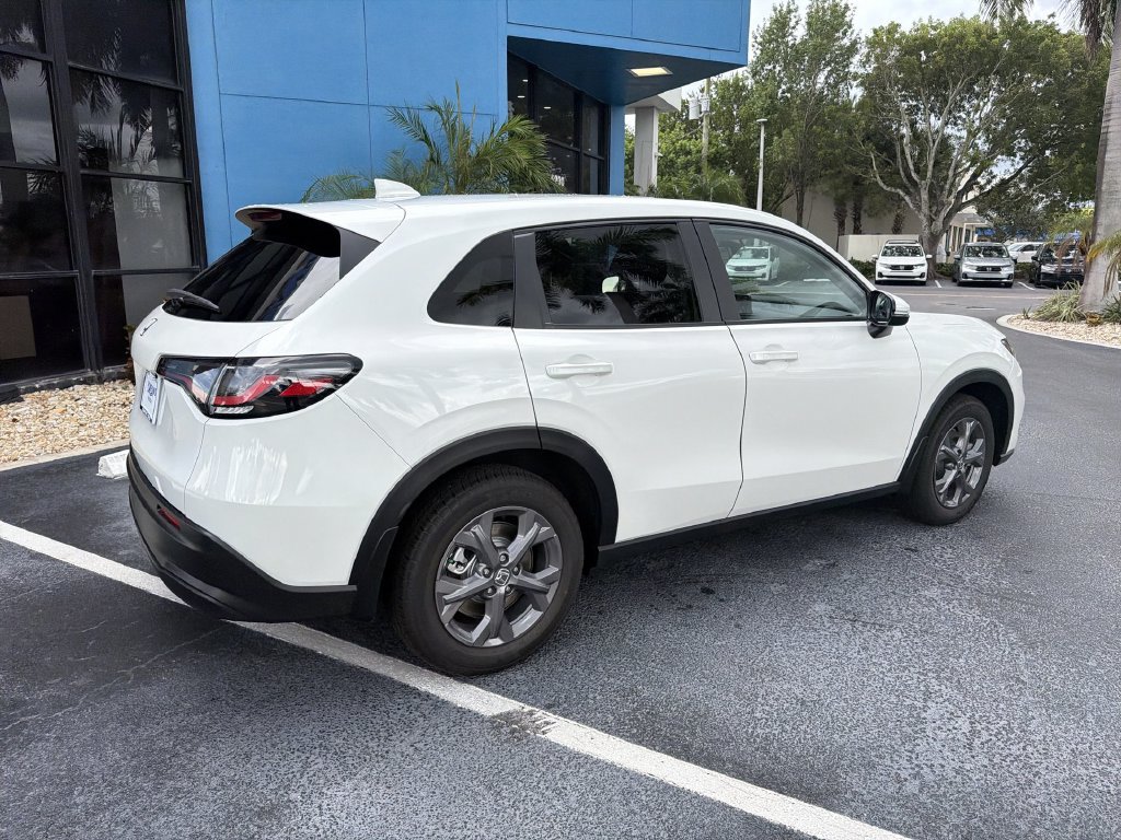 New 2027 Honda HR-V LX image 4