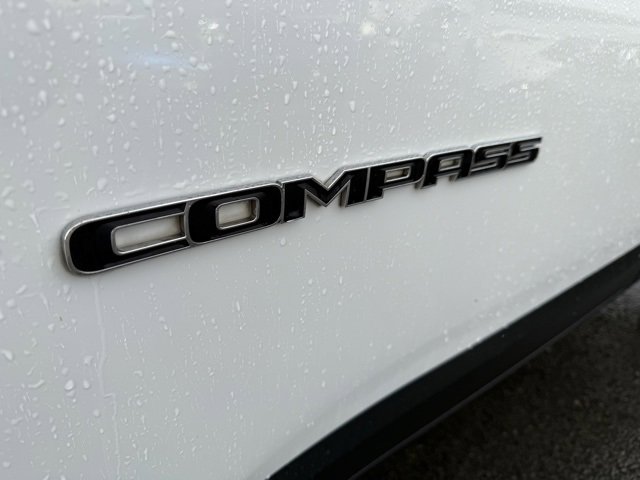 Used 2024 Jeep Compass Latitude image 16