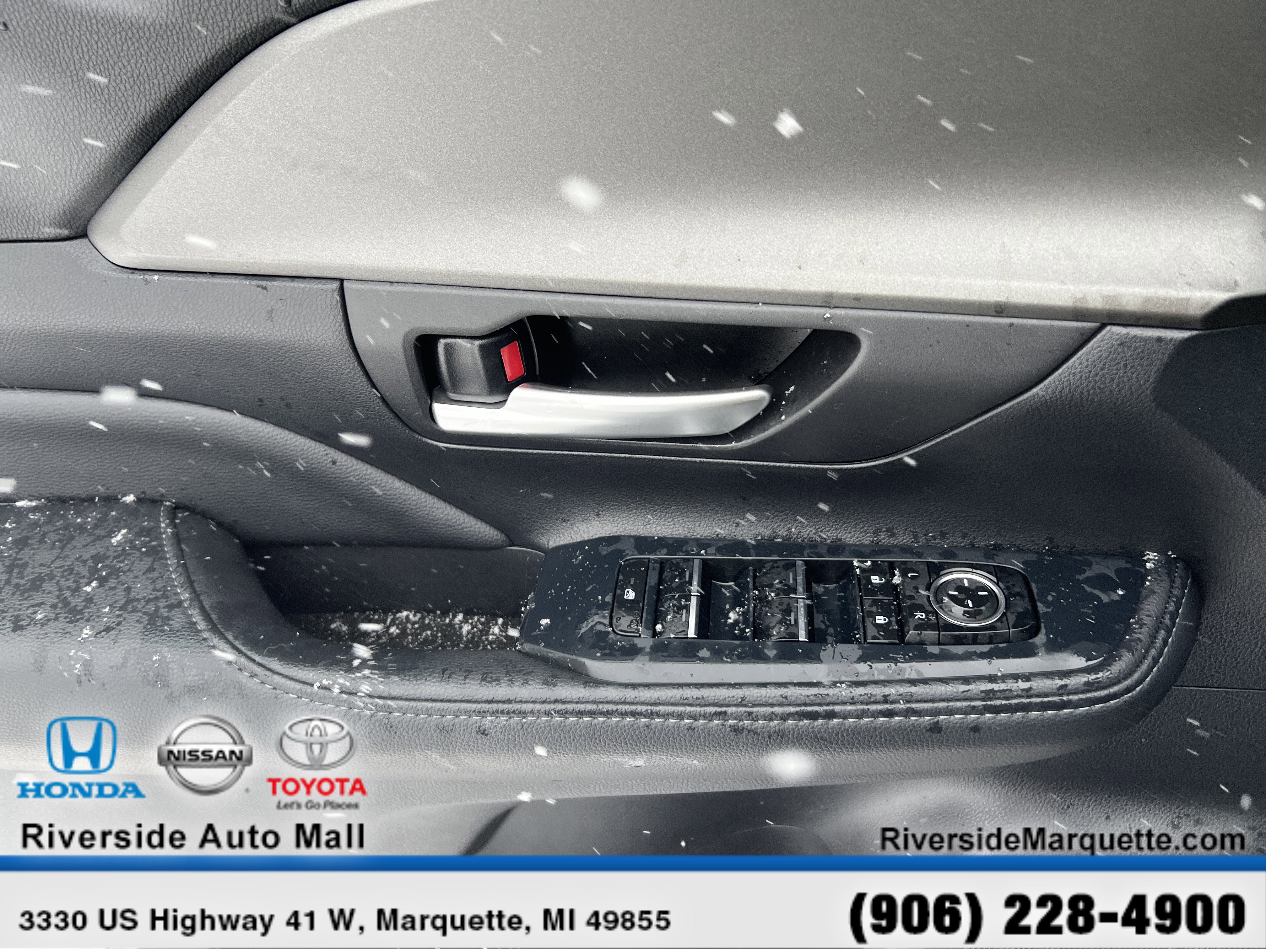 Used 2025 Toyota Grand Highlander AWD image 23