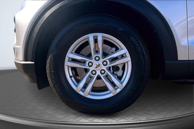 Certified 2024 Ford Explorer XLT image 9