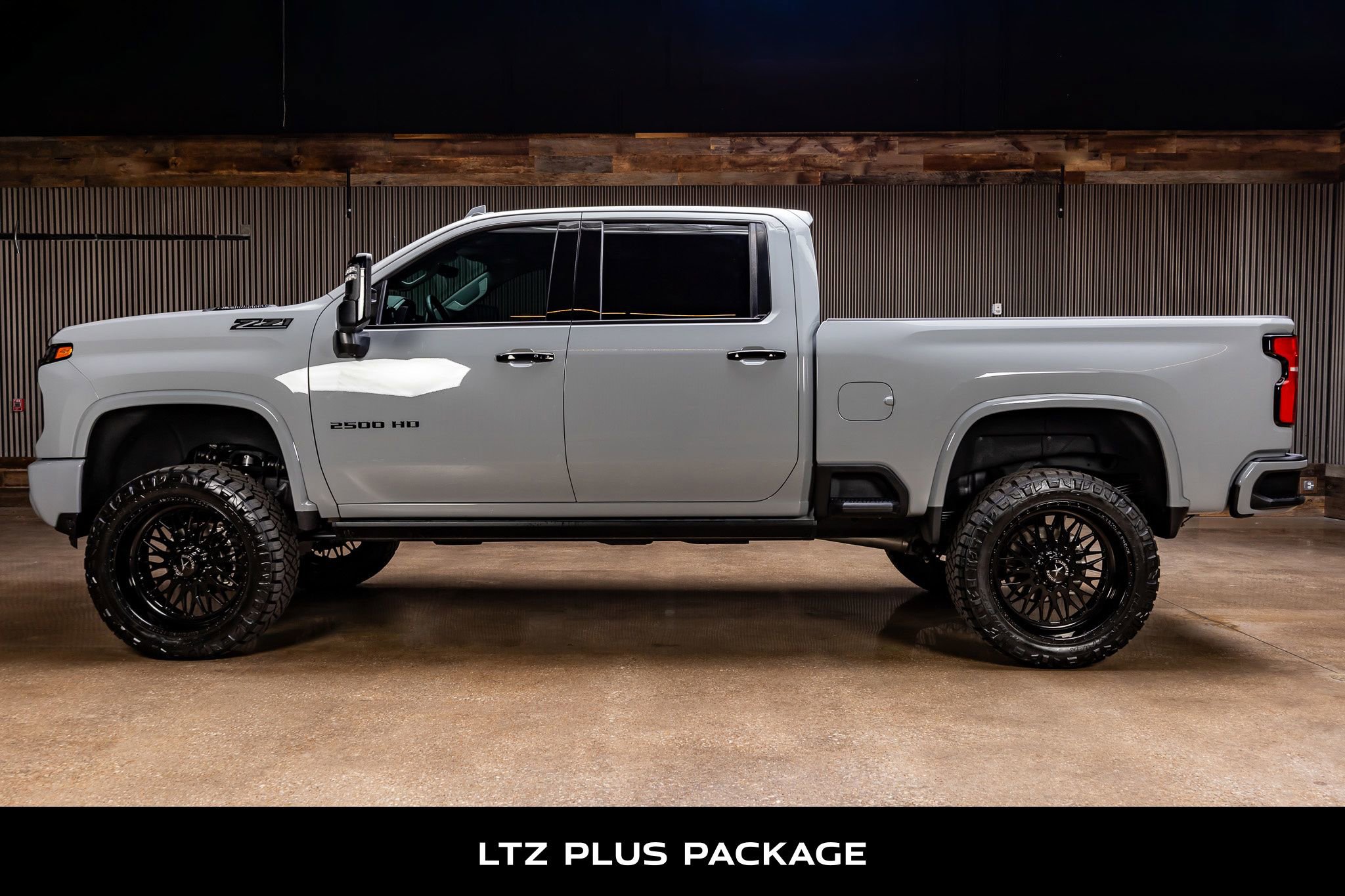 Used 2024 Chevrolet Silverado 2500 LTZ w/ LTZ Plus Package image 6