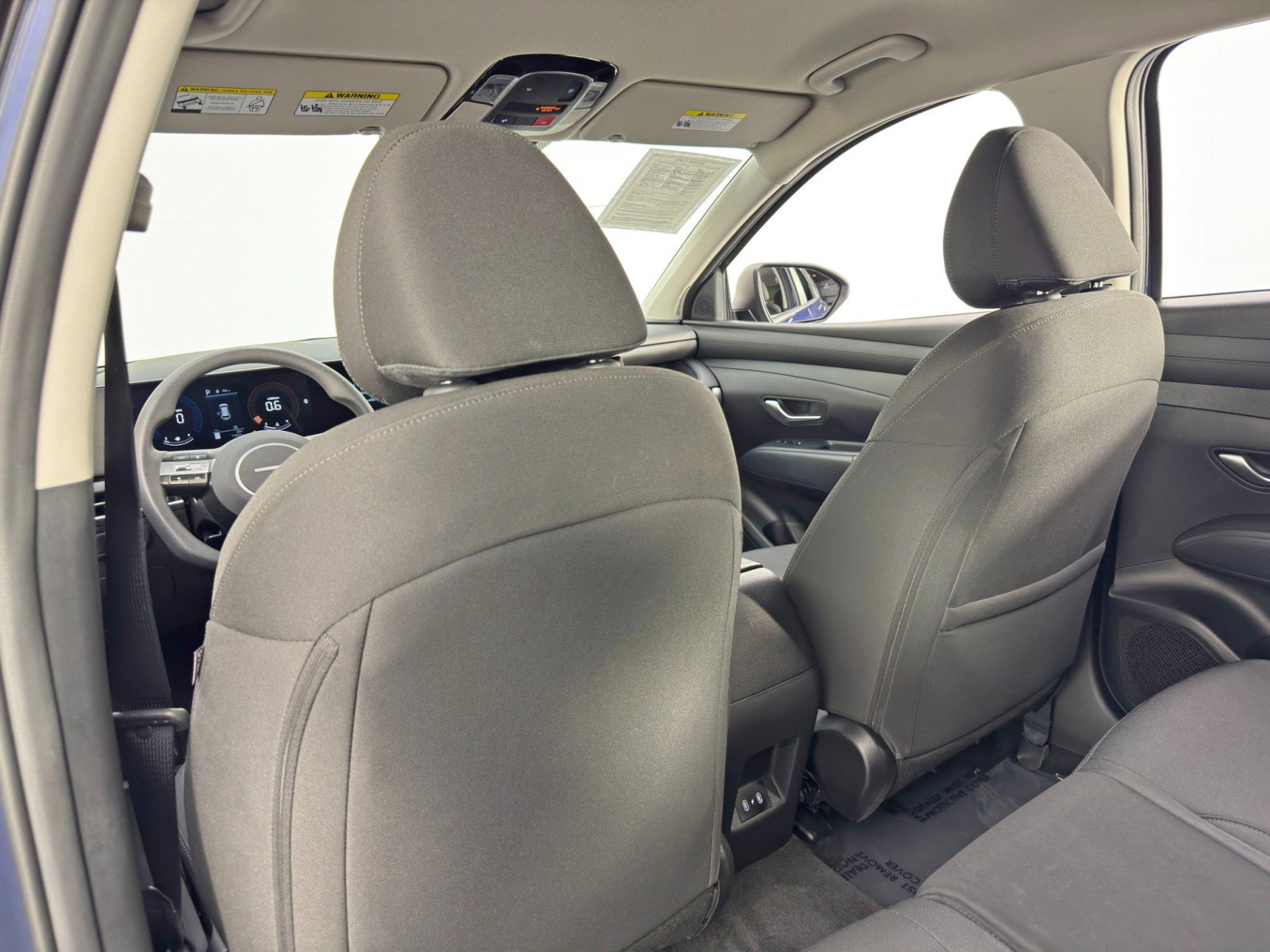 Used 2025 Hyundai Tucson SE image 33