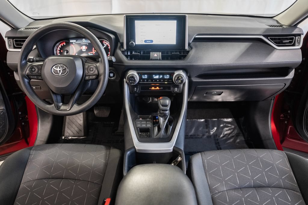 Used 2025 Toyota RAV4 XLE AWD/4WD image 16
