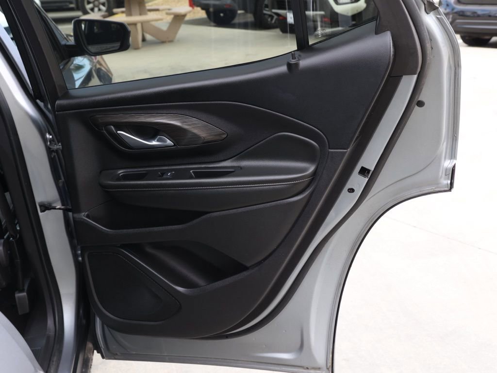 Used 2024 GMC Terrain SLE image 19