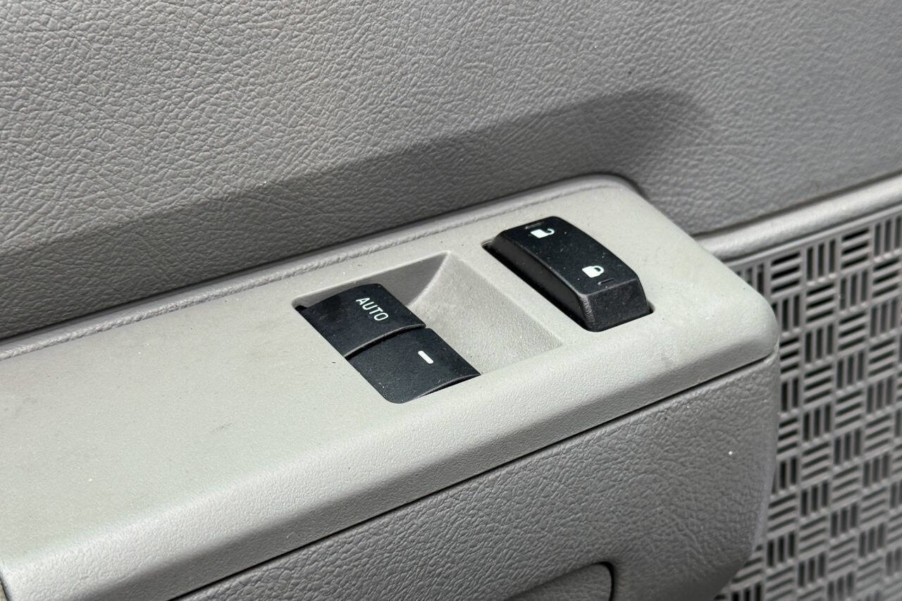 Used 2011 Ford E-350 and Econoline 350 Extended Super Duty w/ PWR Group RWD image 25