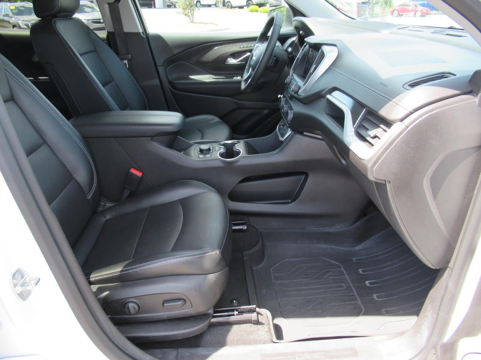 Used 2024 GMC Terrain SLT w/ Tech Package FWD image 10