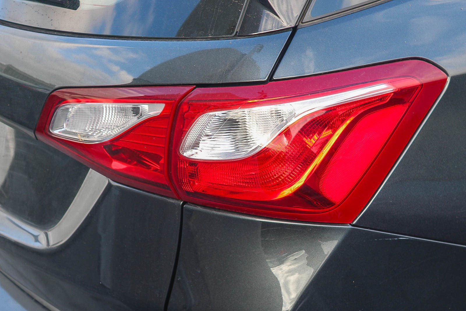 Used 2021 Chevrolet Equinox LS FWD image 15