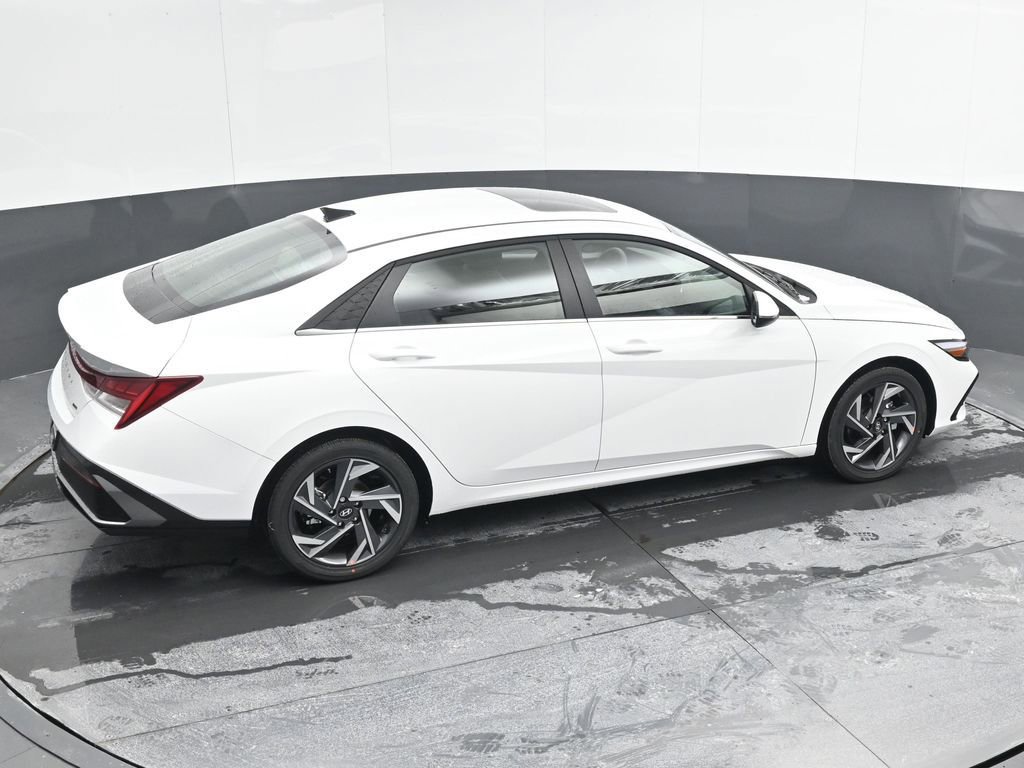 Used 2025 Hyundai Elantra Limited FWD image 39