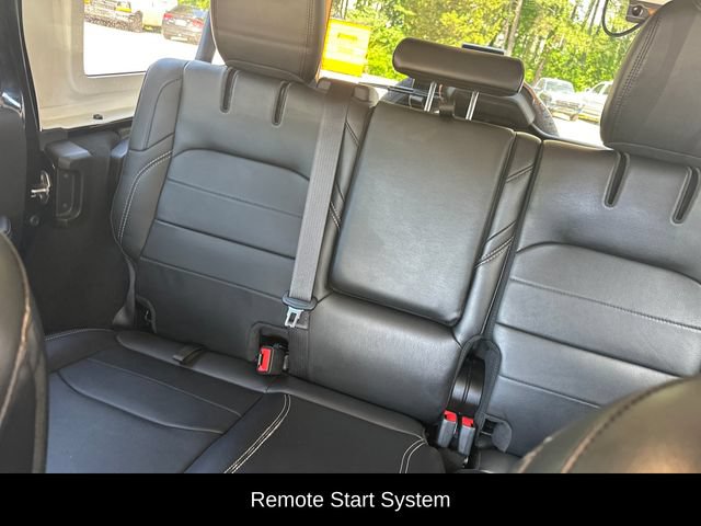 Used 2023 Jeep Wrangler Unlimited Sahara w/ Cold Weather Group AWD/4WD image 17