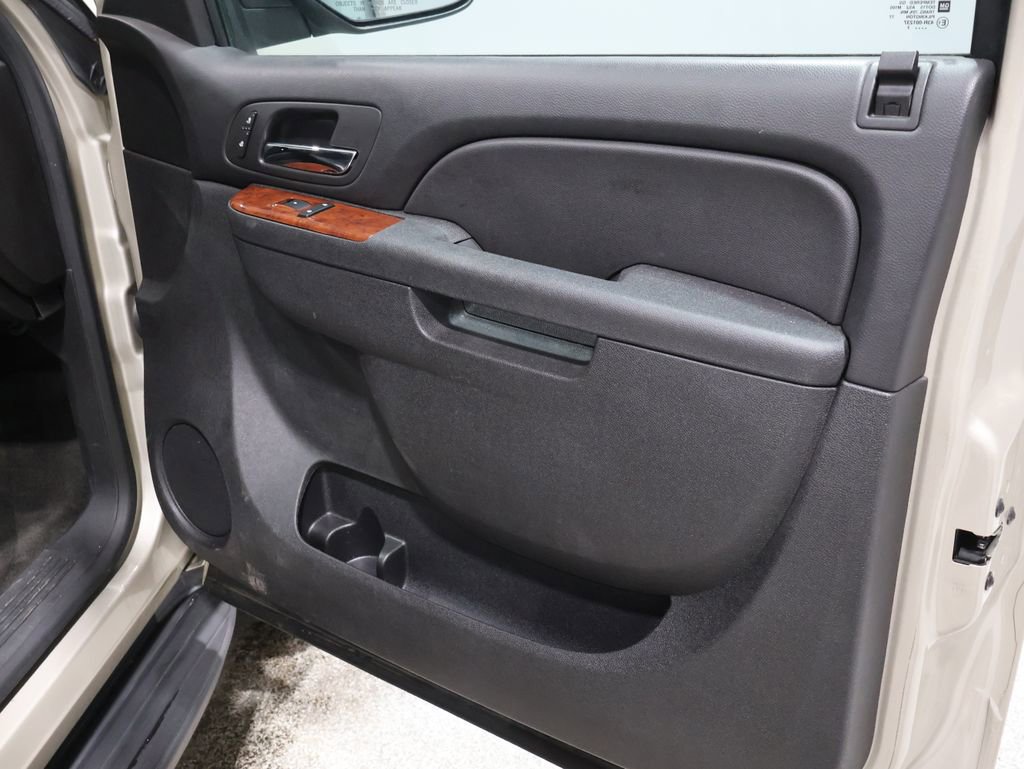 Used 2013 Chevrolet Tahoe LT w/ Luxury Package image 28