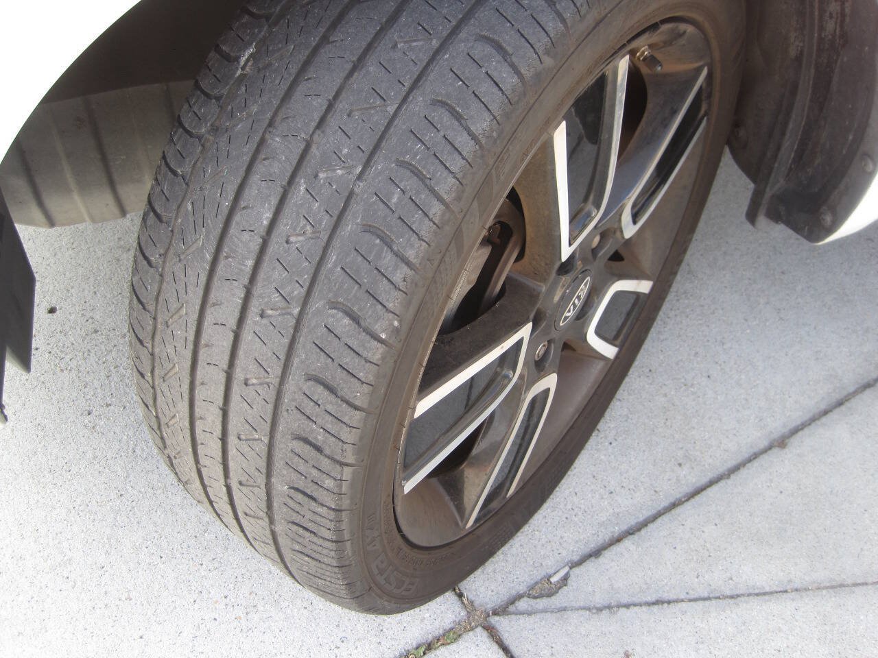 Used 2011 Kia Soul + FWD image 14