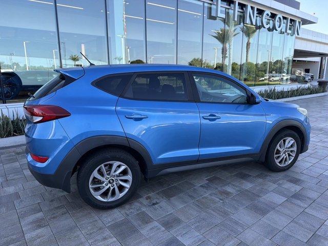 Used 2018 Hyundai Tucson SE w/ Cargo Package FWD image 2