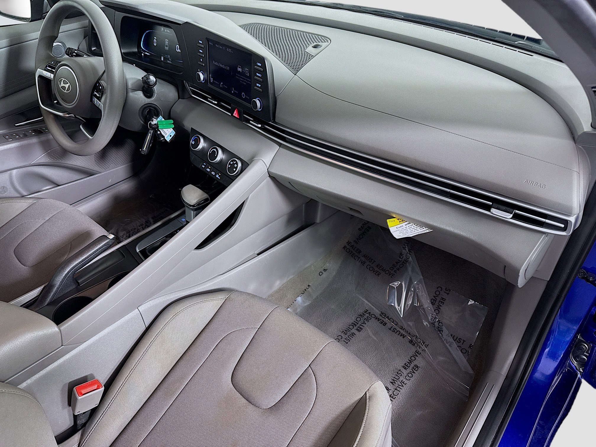 Used 2024 Hyundai Elantra SE image 29