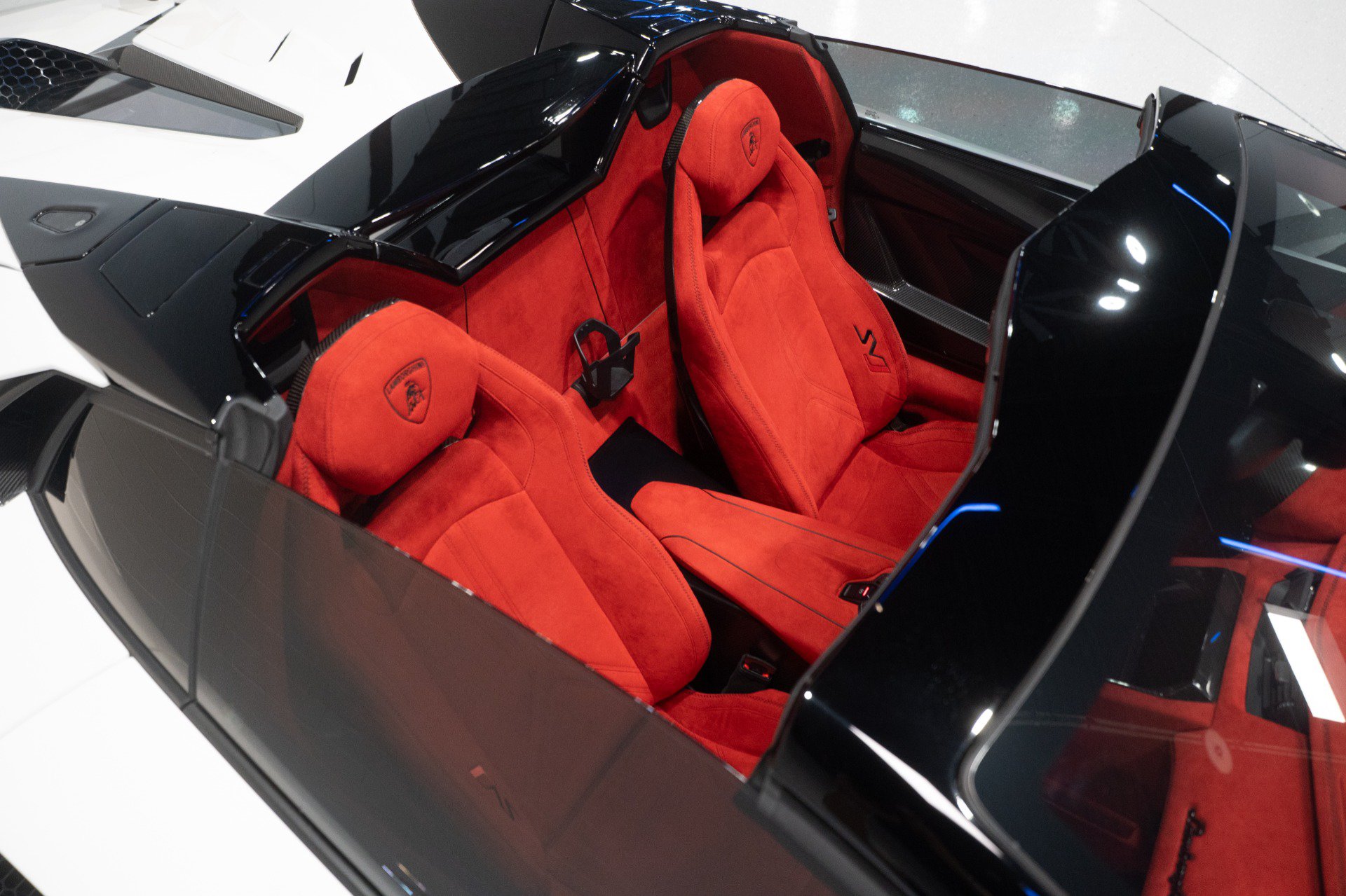 Used 2020 Lamborghini Aventador SVJ AWD/4WD image 26