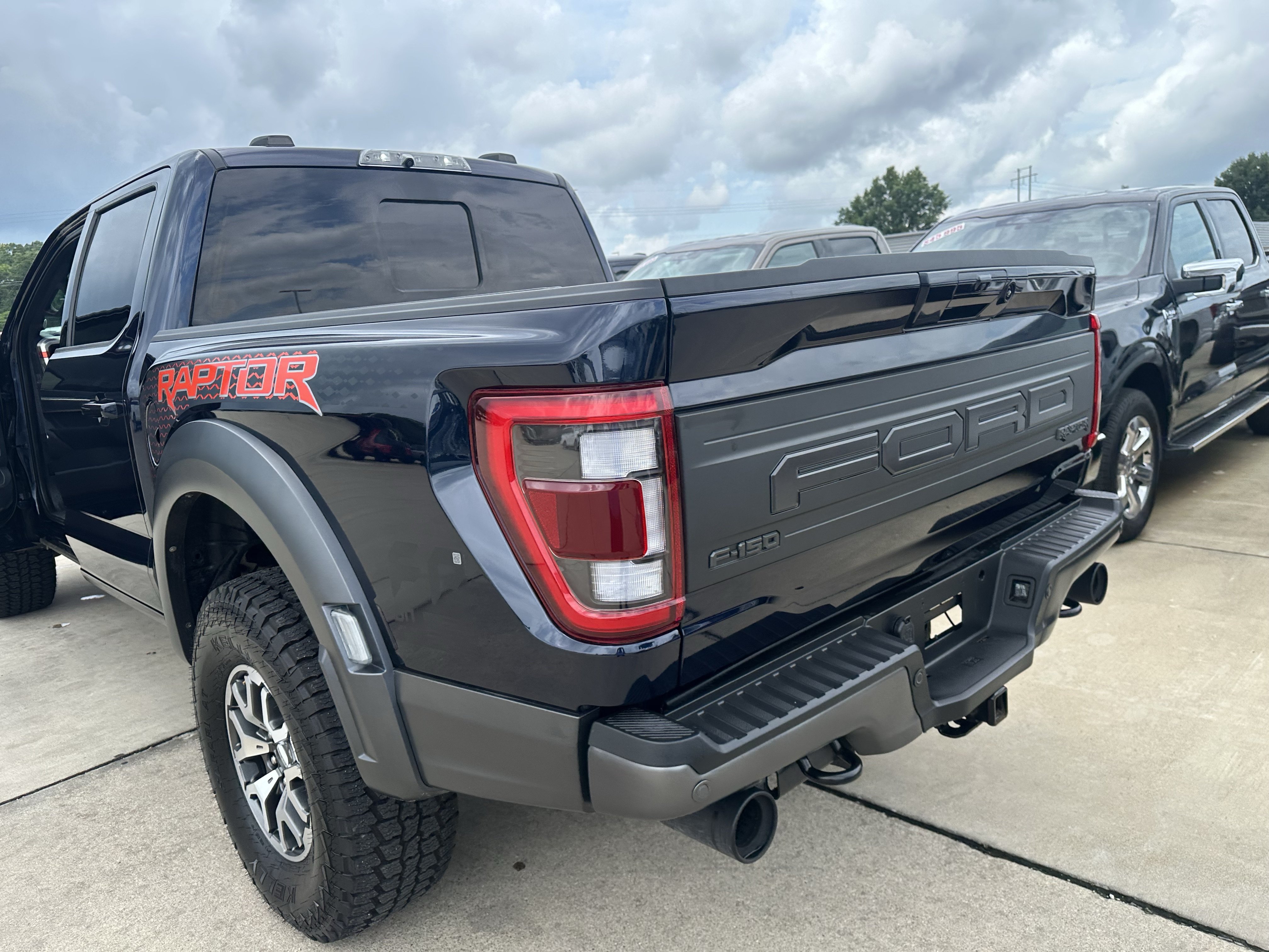 Used 2022 Ford F150 Raptor w/ Equipment Group 801A High AWD/4WD image 9