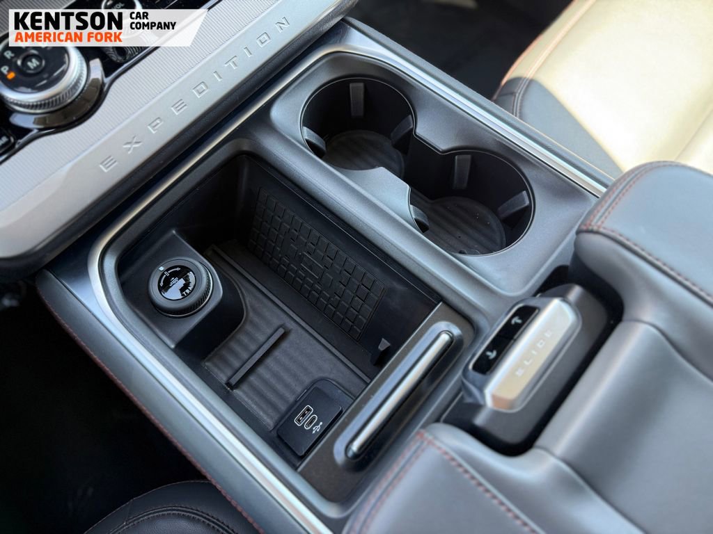Used 2025 Ford Expedition Active AWD/4WD image 24
